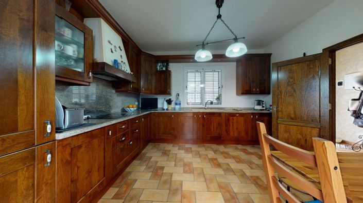 Image No.9-4 Bed House for sale