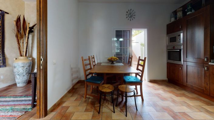 Image No.10-4 Bed House for sale