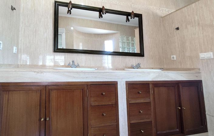 Image No.11-4 Bed Villa for sale