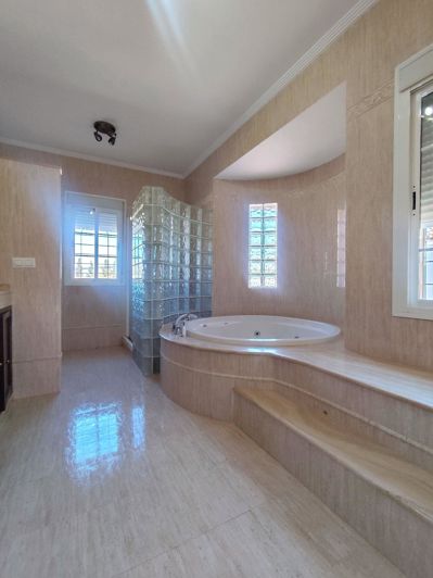 Image No.22-4 Bed Villa for sale