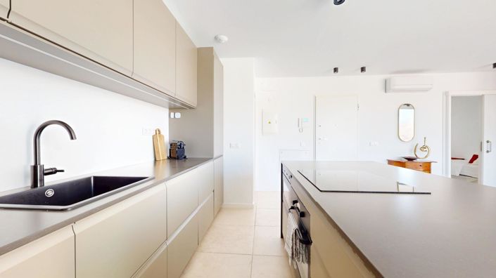 Image No.14-3 Bed House for sale