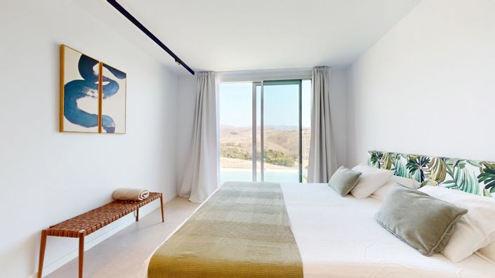 Image No.3-3 Bed House for sale