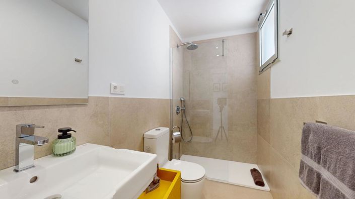 Image No.27-3 Bed House for sale