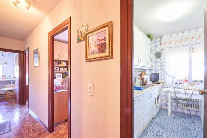 Image No.14-3 Bed Flat for sale