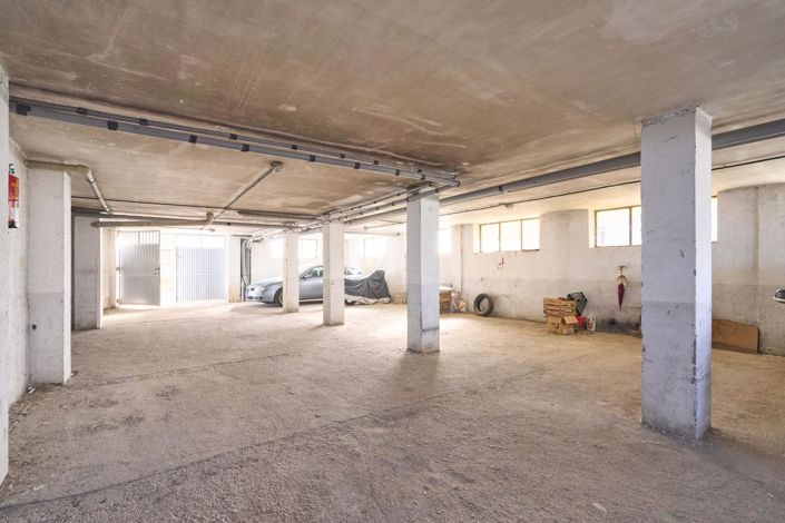 Image No.34-3 Bed Flat for sale