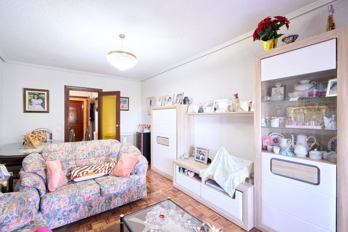 Image No.5-3 Bed Flat for sale