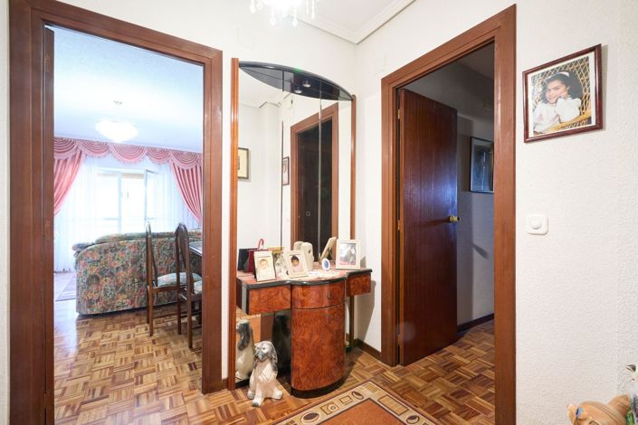 Image No.9-3 Bed Flat for sale