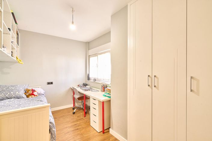 Image No.10-3 Bed Apartment for sale