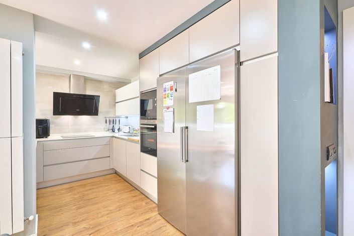 Image No.18-3 Bed Apartment for sale