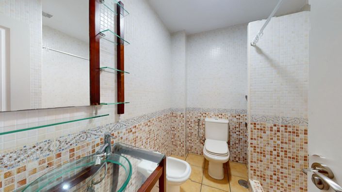 Image No.12-3 Bed Flat for sale