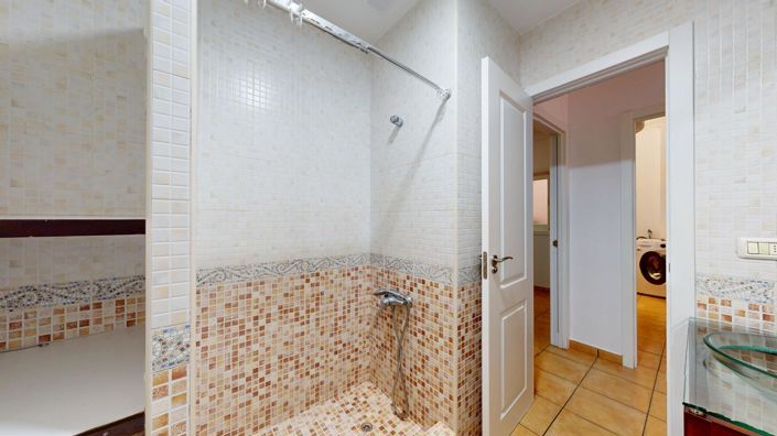 Image No.13-3 Bed Flat for sale