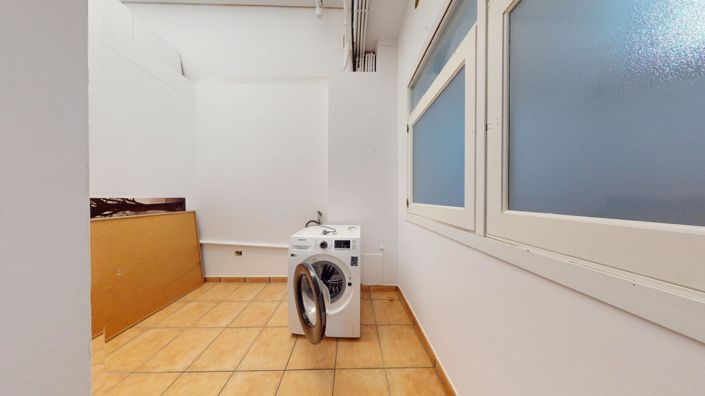 Image No.15-3 Bed Flat for sale