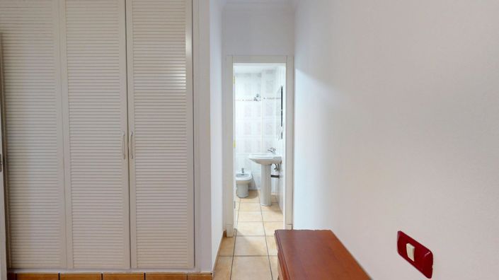 Image No.18-3 Bed Flat for sale