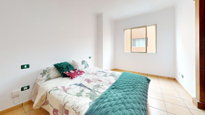 Image No.26-3 Bed Flat for sale