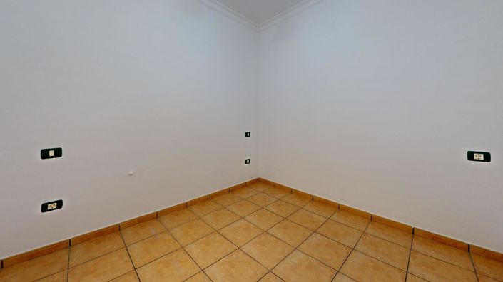 Image No.27-3 Bed Flat for sale