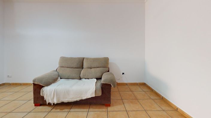 Image No.34-3 Bed Flat for sale