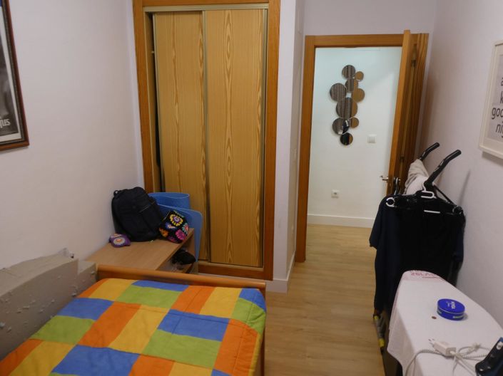 Image No.10-2 Bed Property for sale