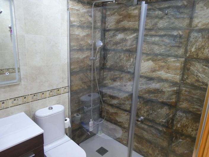 Image No.15-2 Bed Property for sale