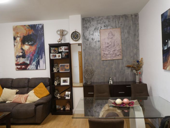 Image No.2-2 Bed Property for sale