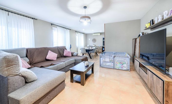 Image No.22-3 Bed Property for sale