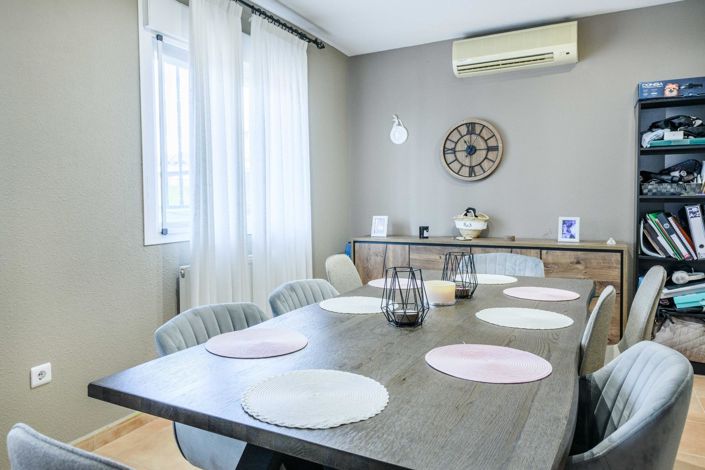 Image No.25-3 Bed Property for sale