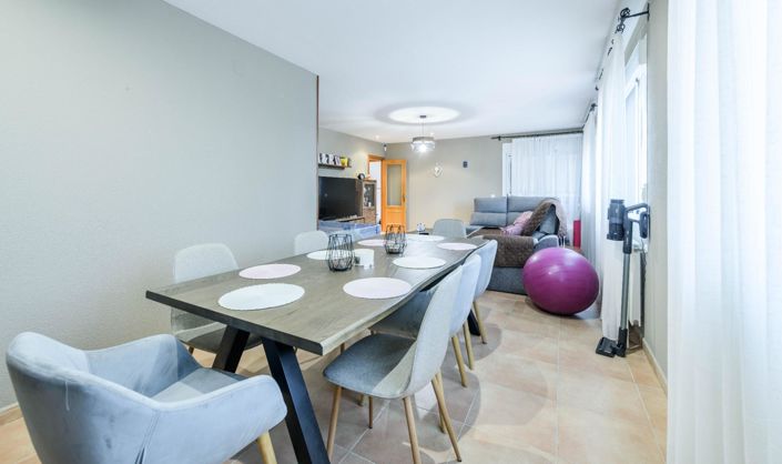 Image No.26-3 Bed Property for sale