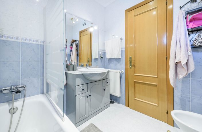 Image No.32-3 Bed Property for sale