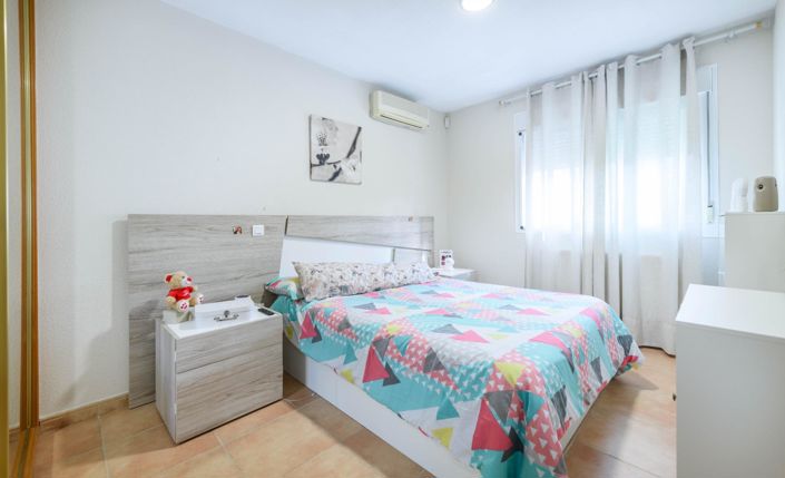 Image No.37-3 Bed Property for sale