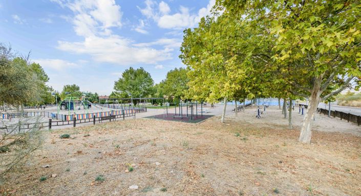 Image No.45-3 Bed Property for sale