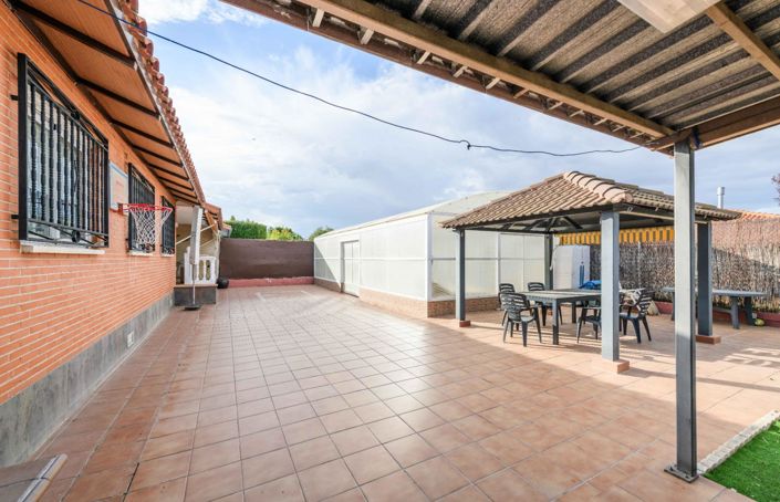 Image No.8-3 Bed Property for sale