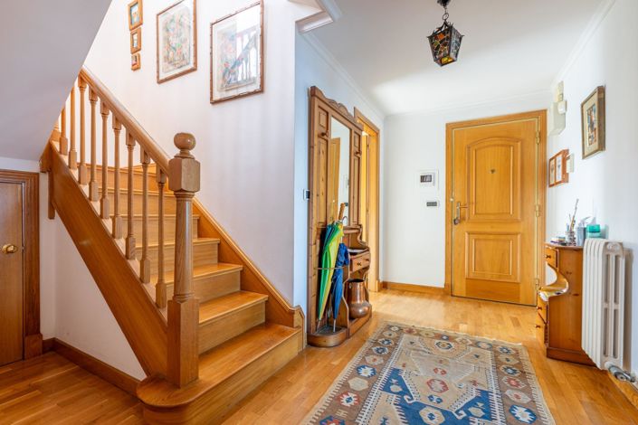 Image No.28-4 Bed Duplex for sale