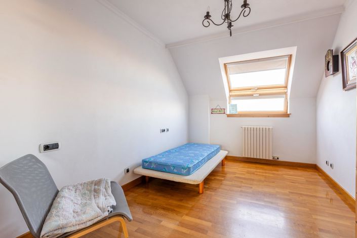 Image No.43-4 Bed Duplex for sale