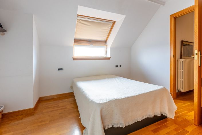 Image No.45-4 Bed Duplex for sale