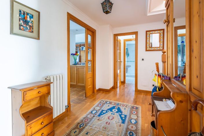 Image No.7-4 Bed Duplex for sale