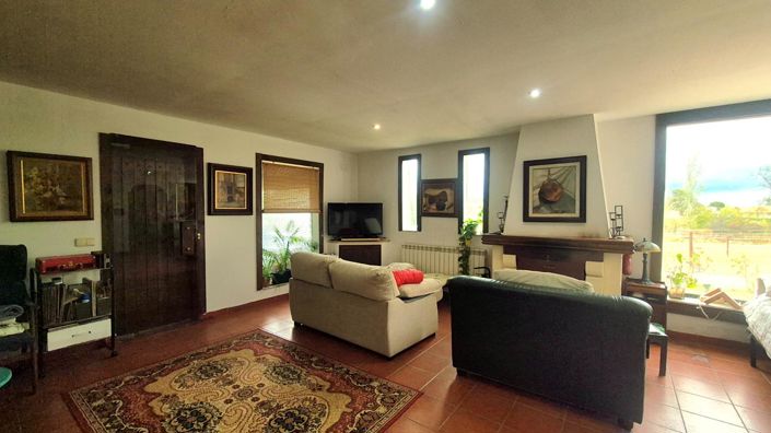 Image No.8-1 Bed House for sale