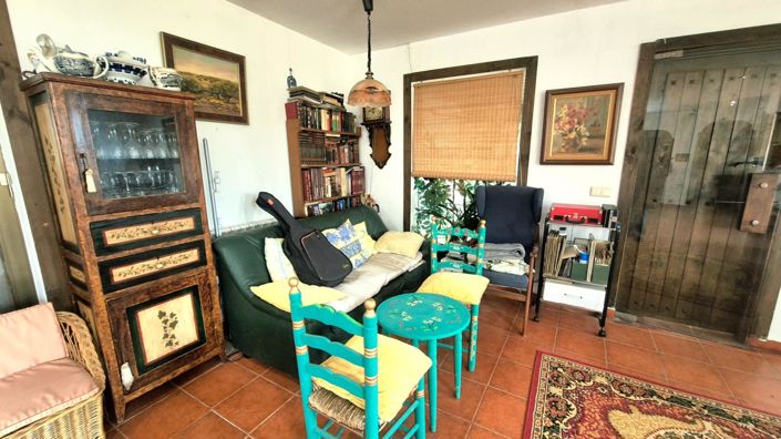 Image No.9-1 Bed House for sale