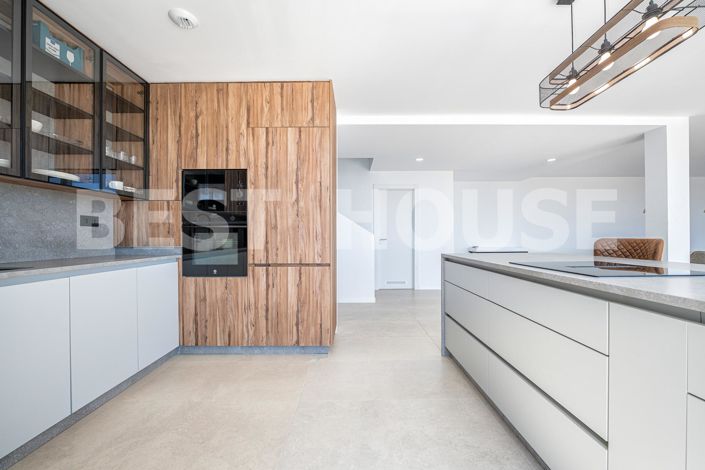 Image No.10-3 Bed Villa for sale