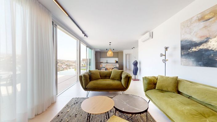 Image No.18-3 Bed House for sale