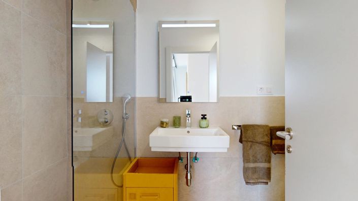 Image No.8-3 Bed House for sale