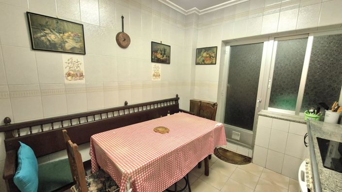 Image No.12-5 Bed Apartment for sale