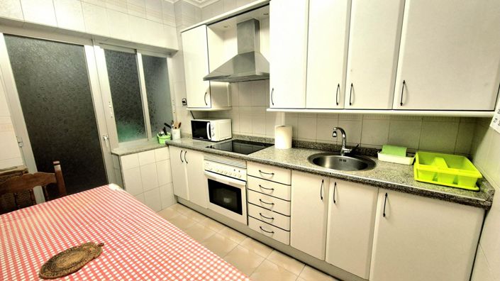 Image No.13-5 Bed Apartment for sale