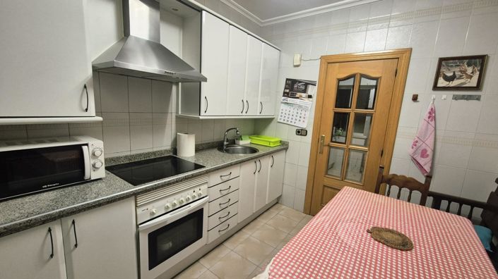 Image No.15-5 Bed Apartment for sale