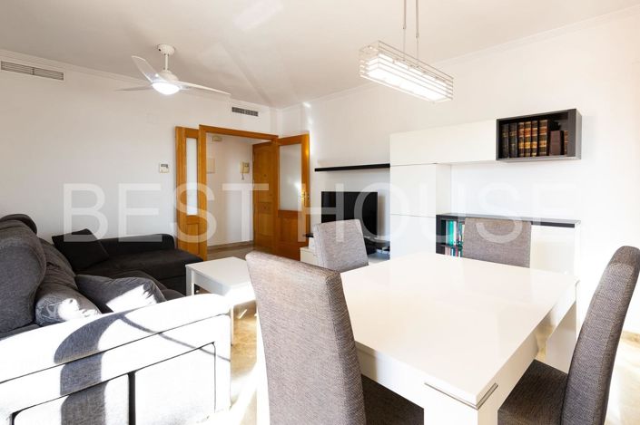 Image No.15-4 Bed Flat for sale