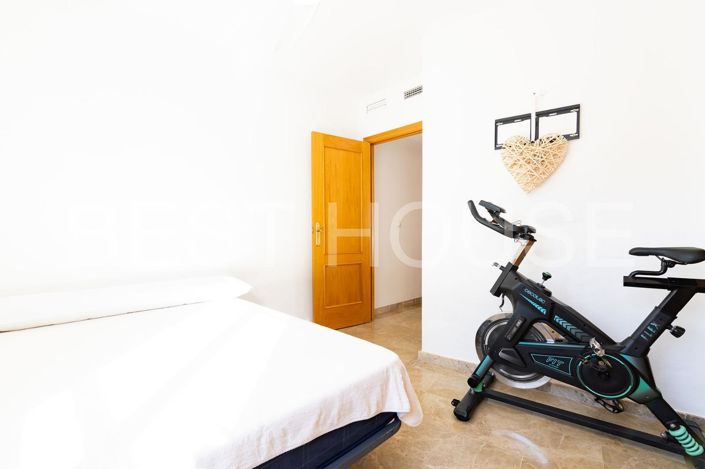 Image No.23-4 Bed Flat for sale