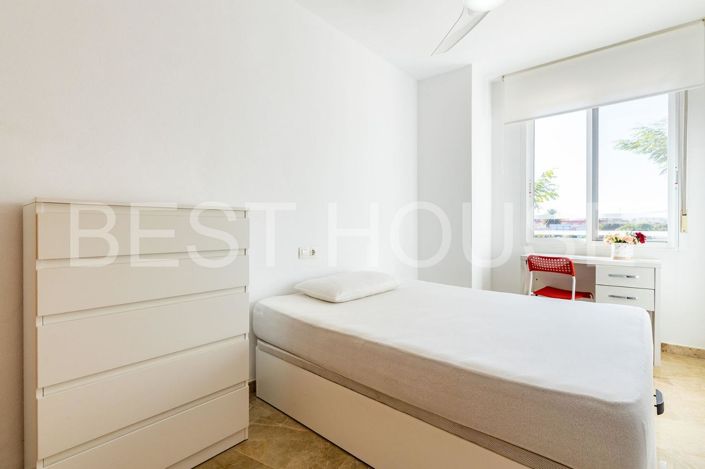 Image No.27-4 Bed Flat for sale