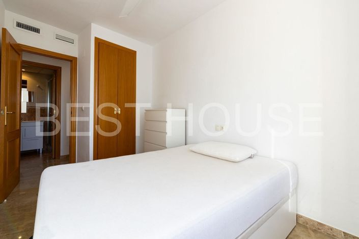 Image No.30-4 Bed Flat for sale