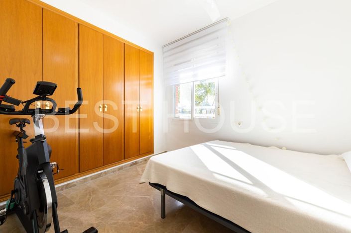 Image No.31-4 Bed Flat for sale