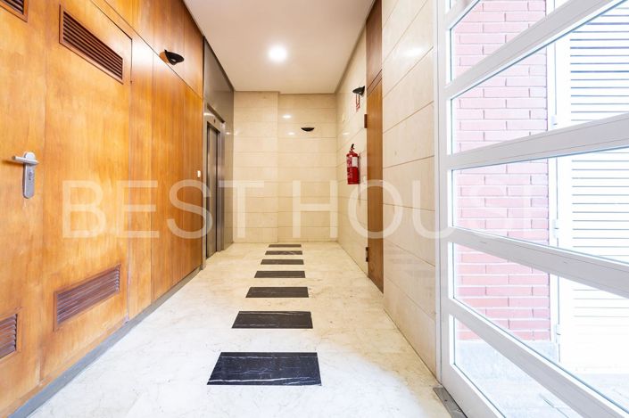 Image No.40-4 Bed Flat for sale