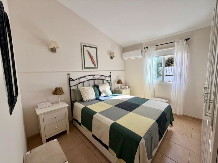 Image No.25-3 Bed Bungalow for sale