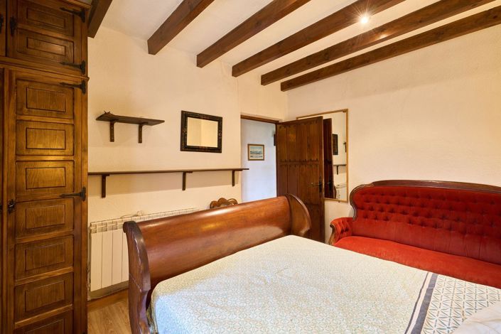 Image No.20-5 Bed Country House for sale